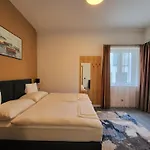 Ξενοδοχείο με διαμερίσματα Bauhaus Wellness
