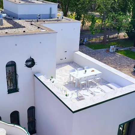 Appart hôtel Bauhaus Wellness 4*