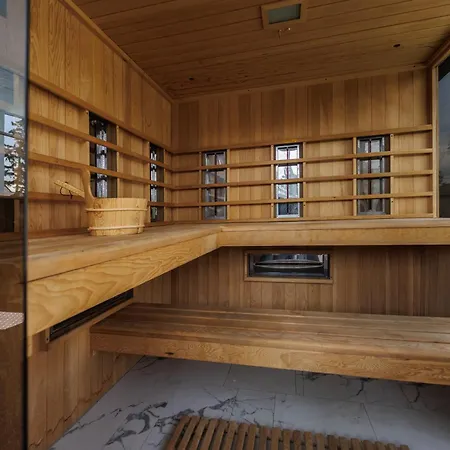 Appart hôtel Bauhaus Wellness 4*
