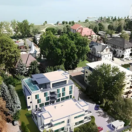 Appart hôtel Bauhaus Wellness 4*