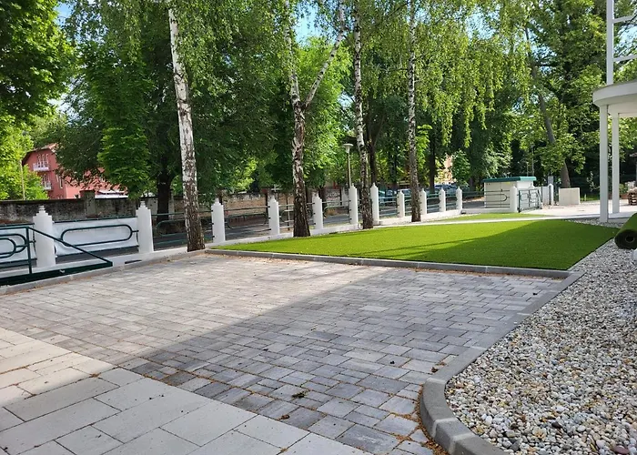 Bauhaus Wellness Apartmanhotel