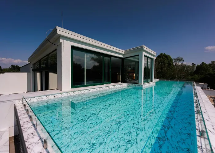 Bauhaus Wellness מלון דירות 4*