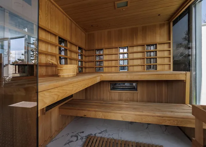 Aparthotel Bauhaus Wellness 4*